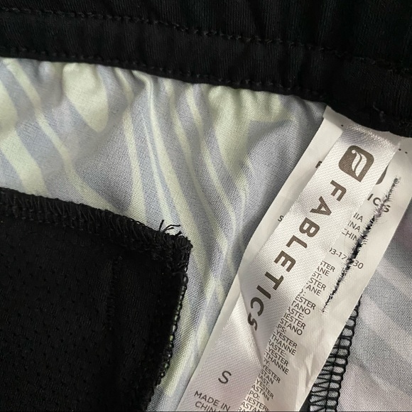 Fabletics Carrie Running Athletic Shorts Multicolor Size Small - Picture 8 of 9